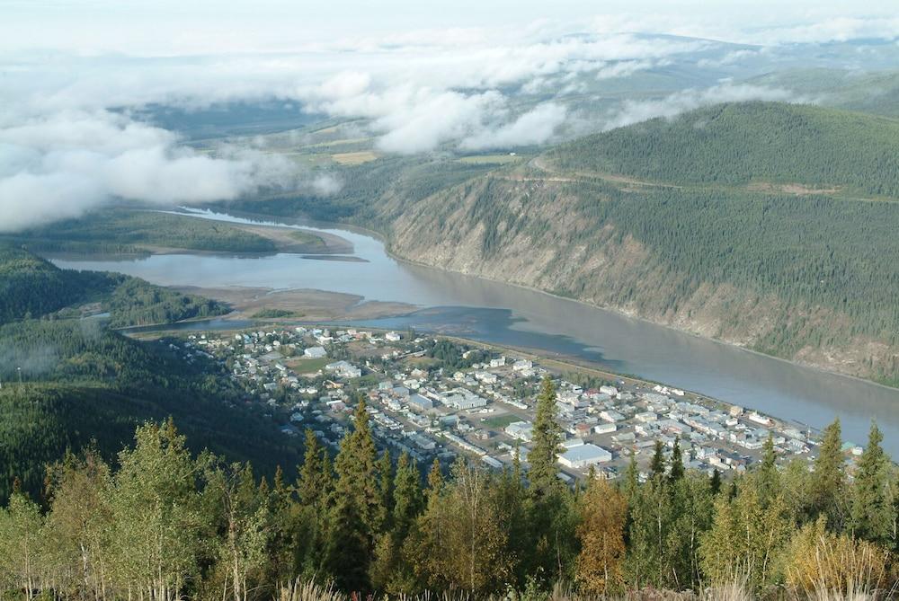 Holland America Dawson City Inn Bagian luar foto