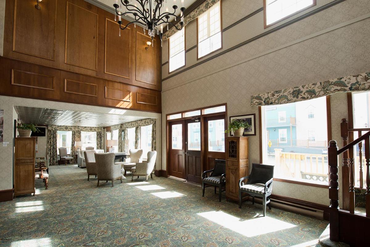 Holland America Dawson City Inn Bagian luar foto