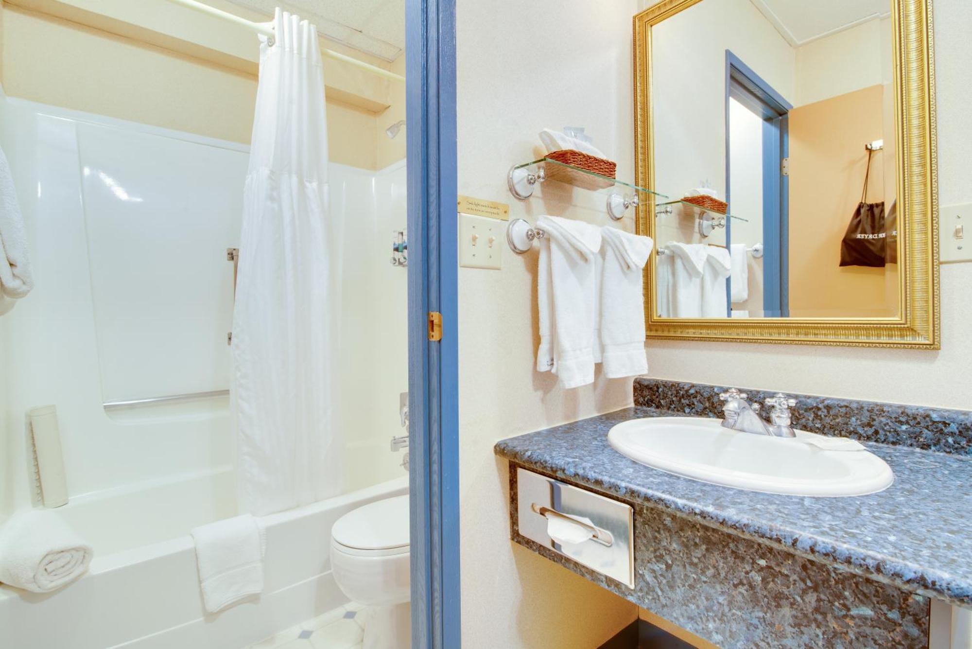 Holland America Dawson City Inn Bagian luar foto