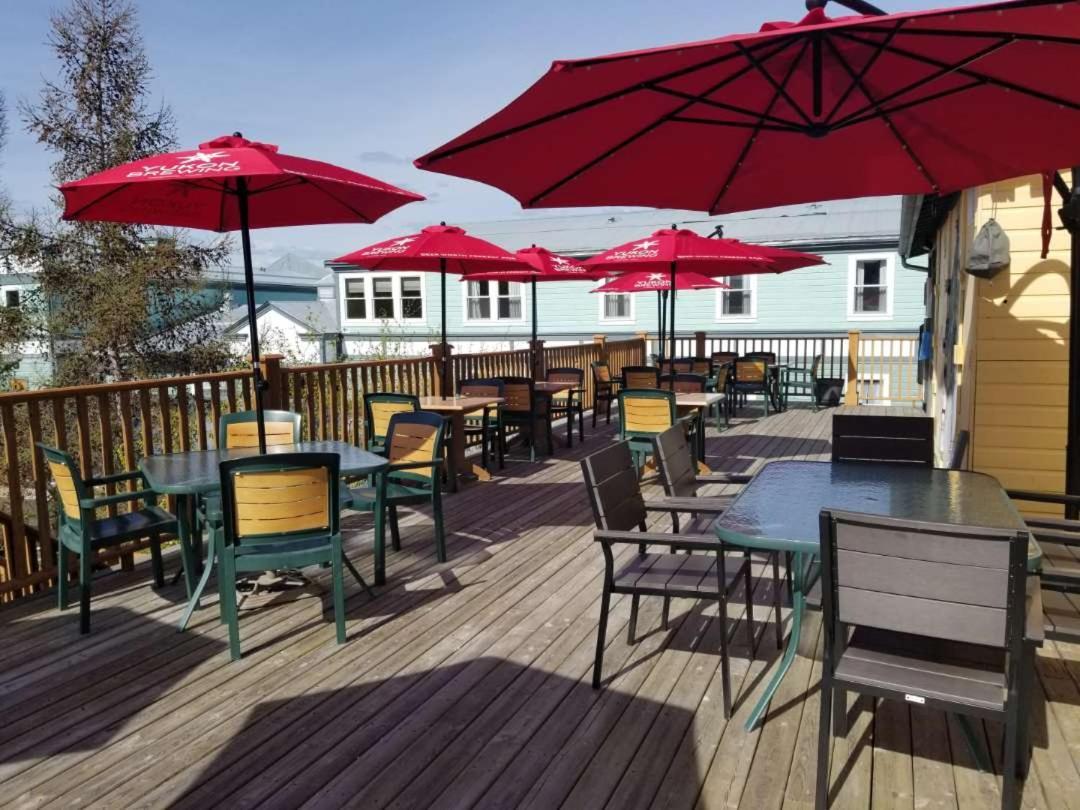 Holland America Dawson City Inn Bagian luar foto