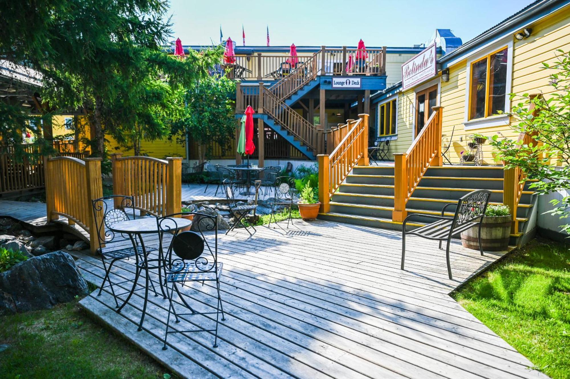 Holland America Dawson City Inn Bagian luar foto