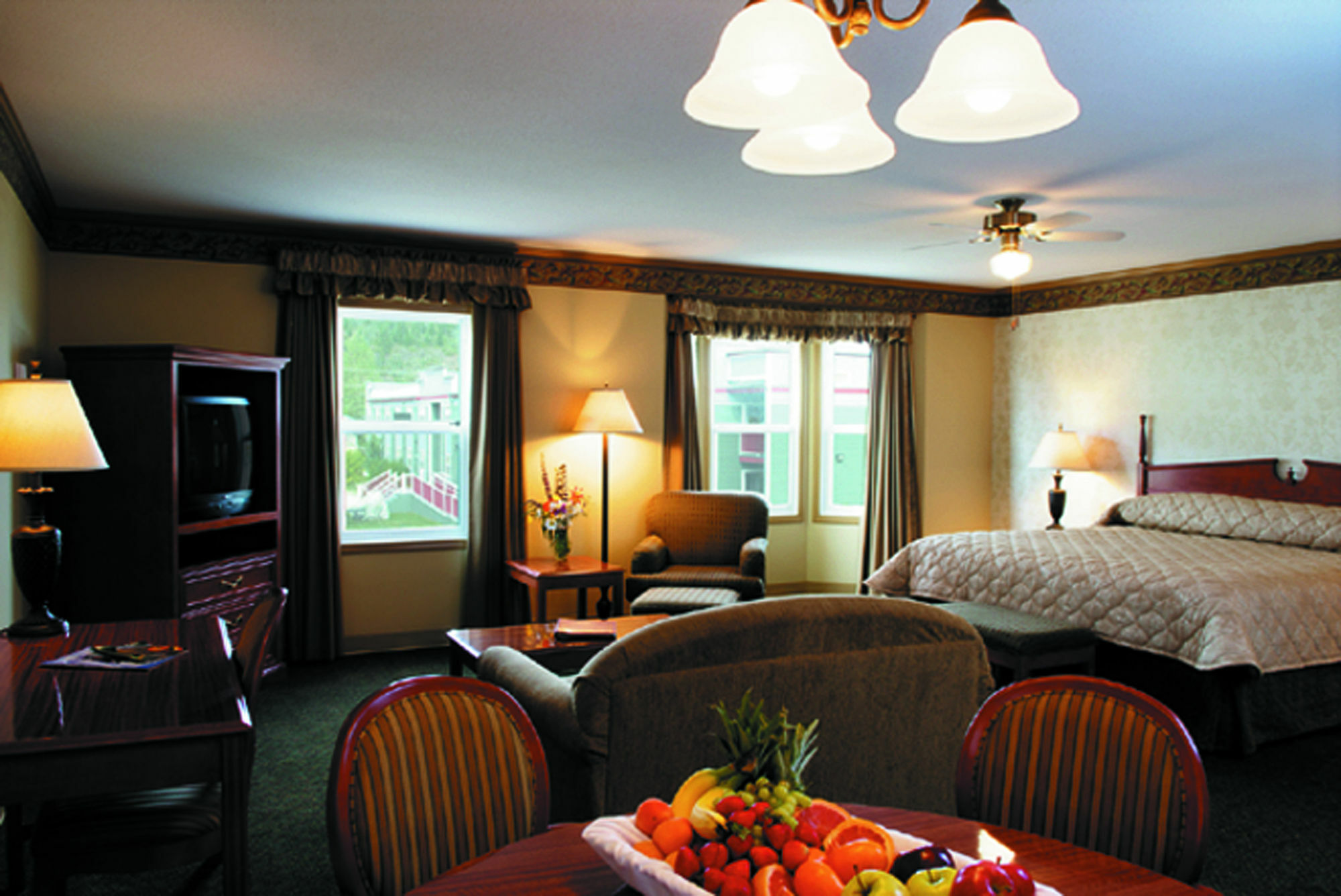 Holland America Dawson City Inn Bagian luar foto