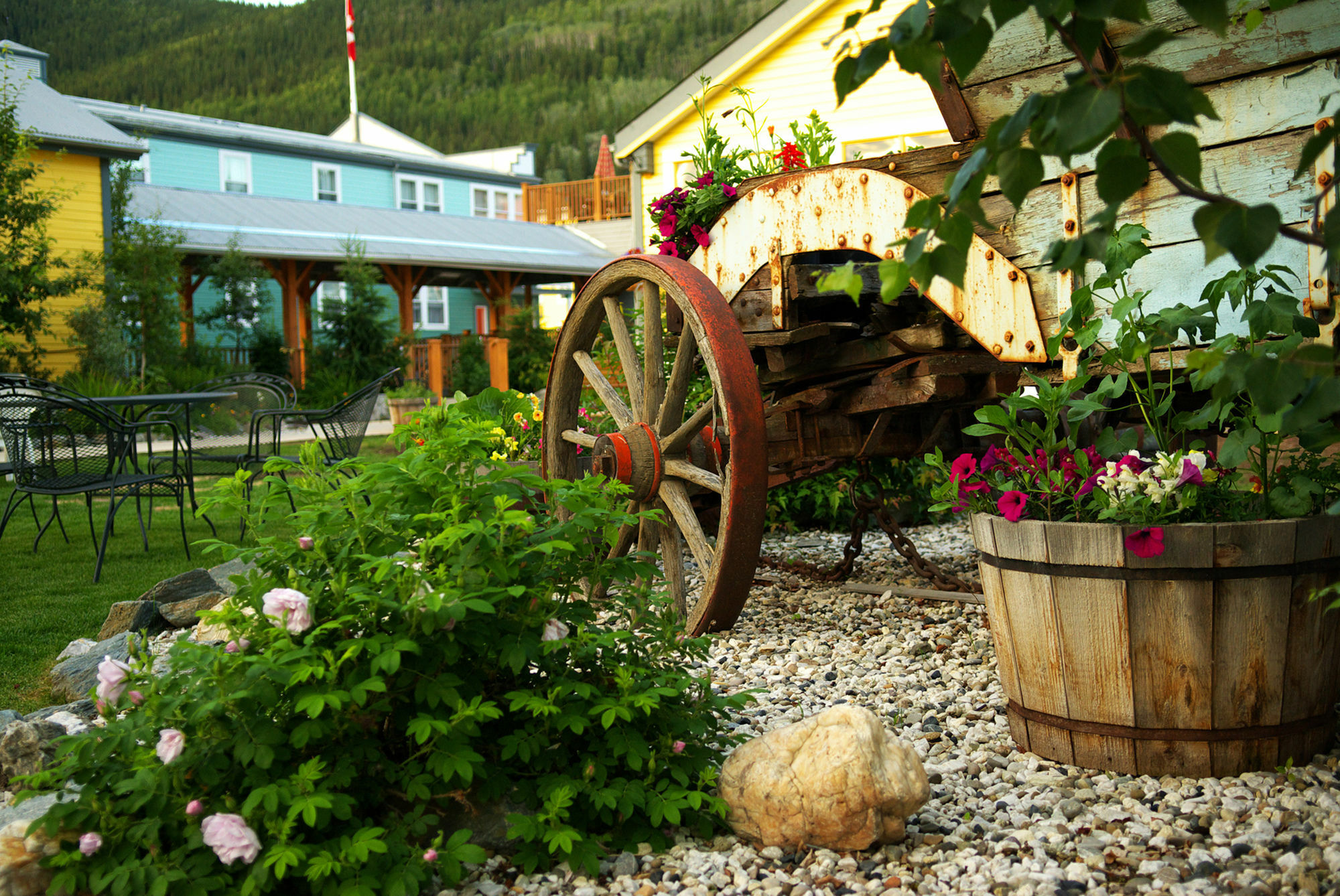 Holland America Dawson City Inn Bagian luar foto